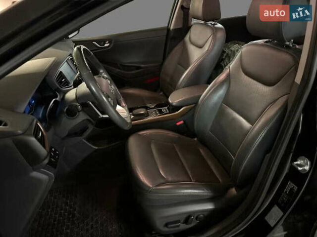 Черный Хендай Ioniq, объемом двигателя 0 л и пробегом 89 тыс. км за 12934 $, фото 9 на Automoto.ua