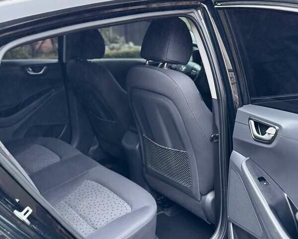 Черный Хендай Ioniq, объемом двигателя 0 л и пробегом 210 тыс. км за 12350 $, фото 15 на Automoto.ua