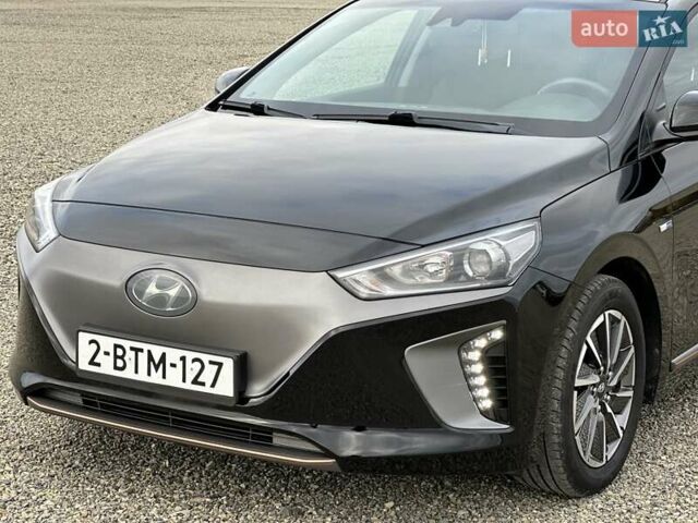 Черный Хендай Ioniq, объемом двигателя 0 л и пробегом 122 тыс. км за 11999 $, фото 29 на Automoto.ua