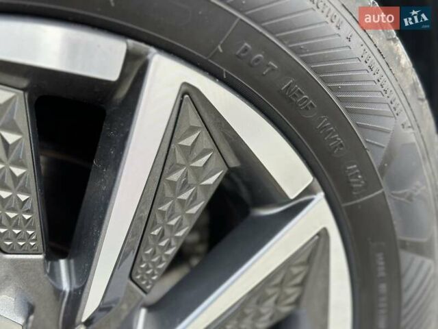 Черный Хендай Ioniq, объемом двигателя 0 л и пробегом 122 тыс. км за 11999 $, фото 38 на Automoto.ua