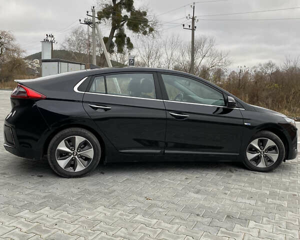 Черный Хендай Ioniq, объемом двигателя 0 л и пробегом 128 тыс. км за 12300 $, фото 13 на Automoto.ua