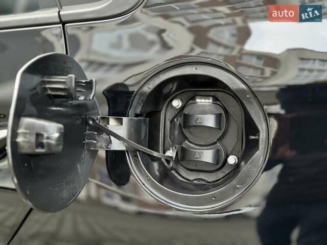 Черный Хендай Ioniq, объемом двигателя 0 л и пробегом 93 тыс. км за 12500 $, фото 73 на Automoto.ua