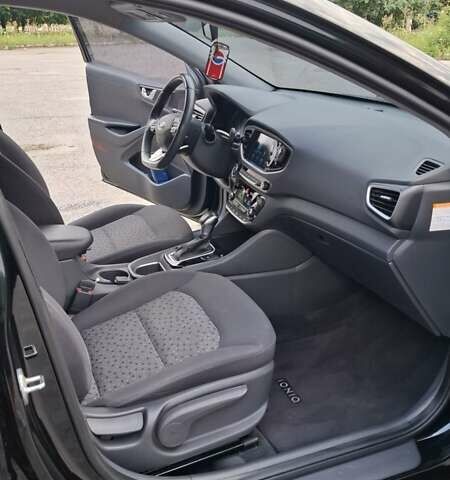 Чорний Хендай Ioniq, об'ємом двигуна 1.58 л та пробігом 150 тис. км за 14200 $, фото 13 на Automoto.ua