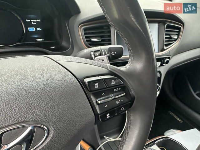 Черный Хендай Ioniq, объемом двигателя 0 л и пробегом 173 тыс. км за 11000 $, фото 16 на Automoto.ua