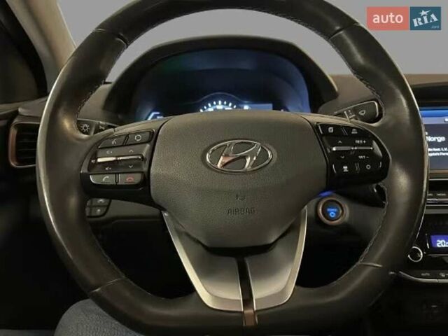 Черный Хендай Ioniq, объемом двигателя 0 л и пробегом 89 тыс. км за 12934 $, фото 3 на Automoto.ua