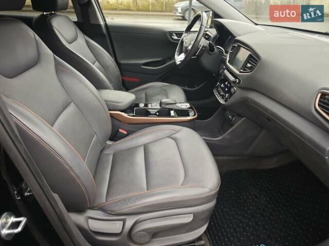 Чорний Хендай Ioniq, об'ємом двигуна 0 л та пробігом 98 тис. км за 13250 $, фото 35 на Automoto.ua