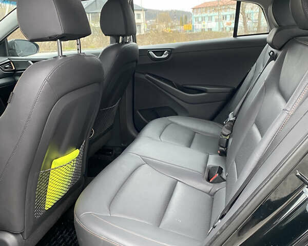 Черный Хендай Ioniq, объемом двигателя 0 л и пробегом 128 тыс. км за 12300 $, фото 23 на Automoto.ua