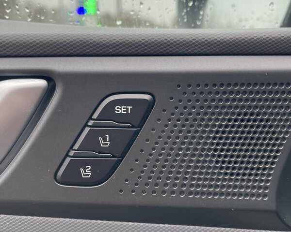 Черный Хендай Ioniq, объемом двигателя 0 л и пробегом 113 тыс. км за 13300 $, фото 26 на Automoto.ua