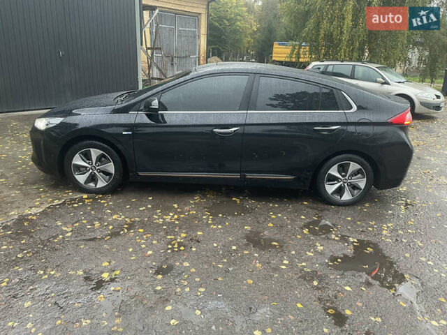 Черный Хендай Ioniq, объемом двигателя 0 л и пробегом 122 тыс. км за 13200 $, фото 9 на Automoto.ua