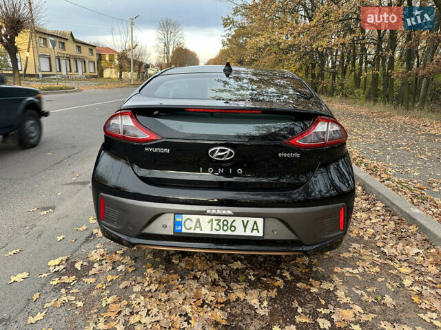 Черный Хендай Ioniq, объемом двигателя 0 л и пробегом 147 тыс. км за 12900 $, фото 7 на Automoto.ua