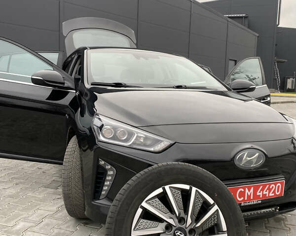 Черный Хендай Ioniq, объемом двигателя 0 л и пробегом 128 тыс. км за 12300 $, фото 5 на Automoto.ua