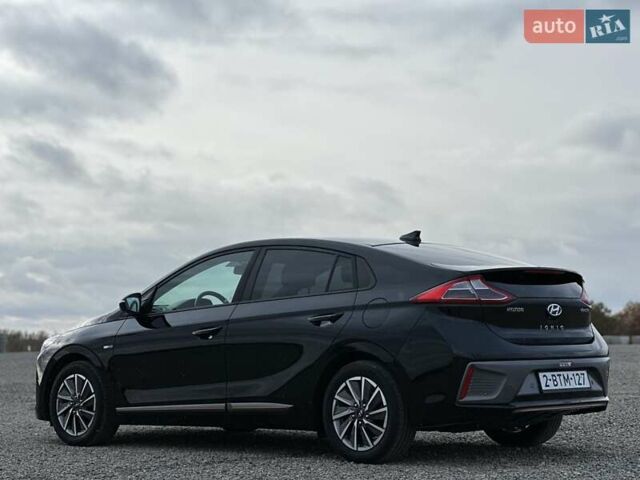 Черный Хендай Ioniq, объемом двигателя 0 л и пробегом 122 тыс. км за 11999 $, фото 30 на Automoto.ua