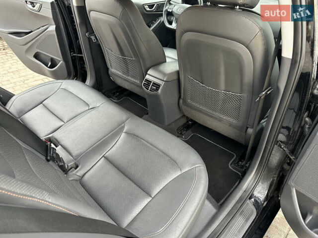 Черный Хендай Ioniq, объемом двигателя 0 л и пробегом 147 тыс. км за 12900 $, фото 11 на Automoto.ua