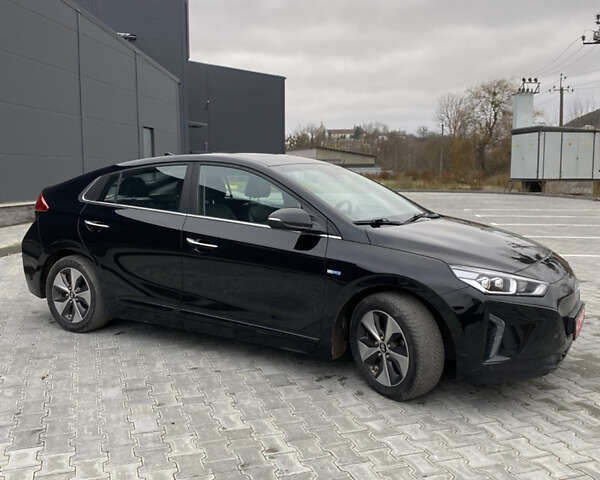Черный Хендай Ioniq, объемом двигателя 0 л и пробегом 128 тыс. км за 12300 $, фото 12 на Automoto.ua