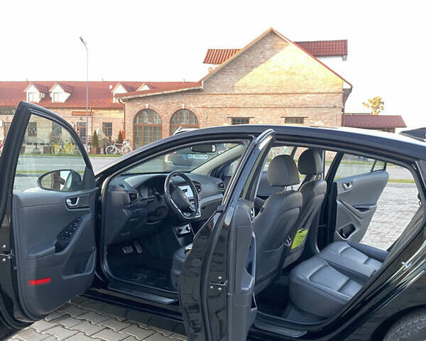 Черный Хендай Ioniq, объемом двигателя 0 л и пробегом 128 тыс. км за 12200 $, фото 17 на Automoto.ua