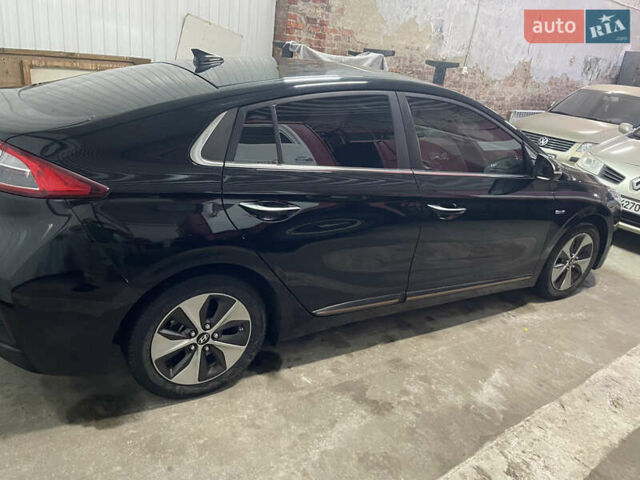 Черный Хендай Ioniq, объемом двигателя 0 л и пробегом 122 тыс. км за 13200 $, фото 26 на Automoto.ua