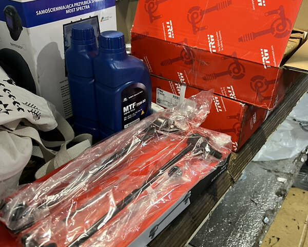 Хендай Ioniq 2017 в Житомире на Automoto.ua Черный Хендай Ioniq, объемом двигателя 0 л и пробегом 193 тыс. км за 12500 $, фото 16 на Automoto.ua