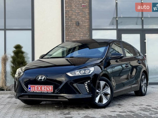 Черный Хендай Ioniq, объемом двигателя 0 л и пробегом 105 тыс. км за 12150 $, фото 4 на Automoto.ua