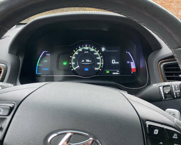 Черный Хендай Ioniq, объемом двигателя 0 л и пробегом 128 тыс. км за 12300 $, фото 35 на Automoto.ua