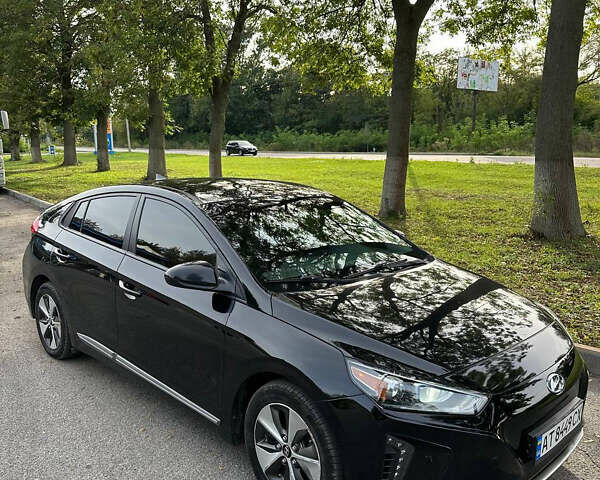 Чорний Хендай Ioniq, об'ємом двигуна 0 л та пробігом 110 тис. км за 11990 $, фото 2 на Automoto.ua