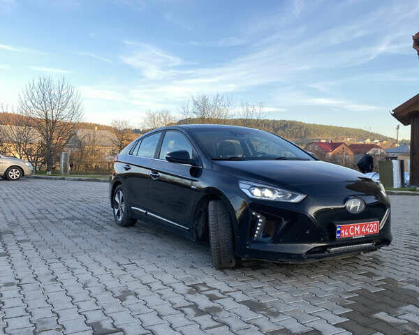 Черный Хендай Ioniq, объемом двигателя 0 л и пробегом 128 тыс. км за 12200 $, фото 6 на Automoto.ua