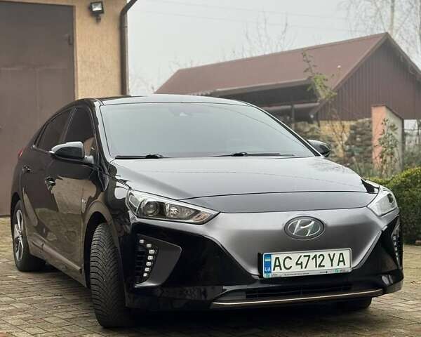 Черный Хендай Ioniq, объемом двигателя 0 л и пробегом 210 тыс. км за 12350 $, фото 13 на Automoto.ua