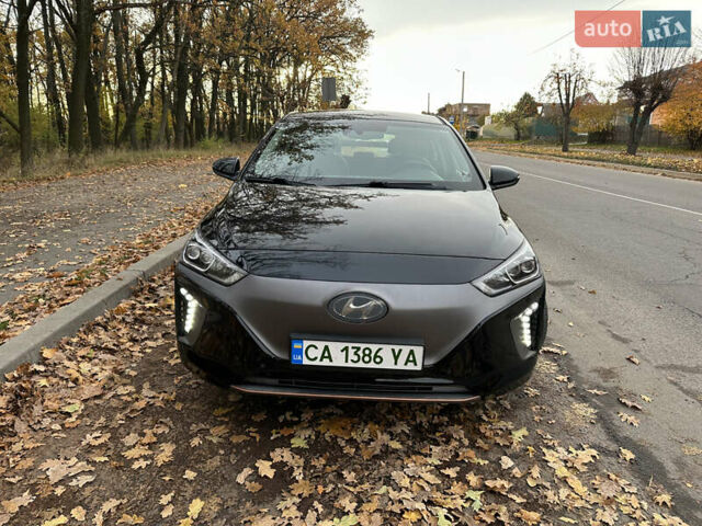 Черный Хендай Ioniq, объемом двигателя 0 л и пробегом 147 тыс. км за 12900 $, фото 1 на Automoto.ua