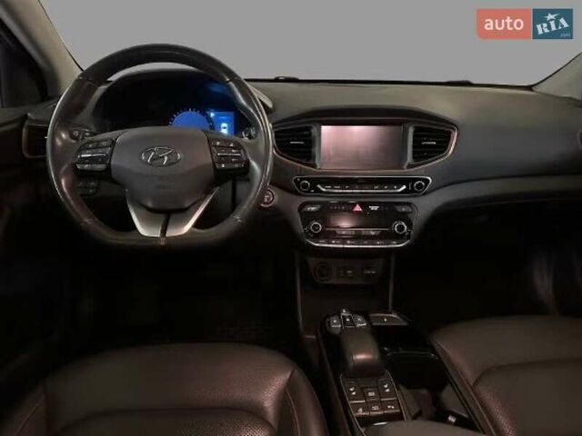 Черный Хендай Ioniq, объемом двигателя 0 л и пробегом 89 тыс. км за 12934 $, фото 4 на Automoto.ua