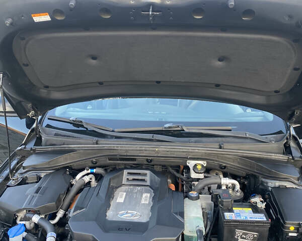 Черный Хендай Ioniq, объемом двигателя 0 л и пробегом 128 тыс. км за 12200 $, фото 18 на Automoto.ua