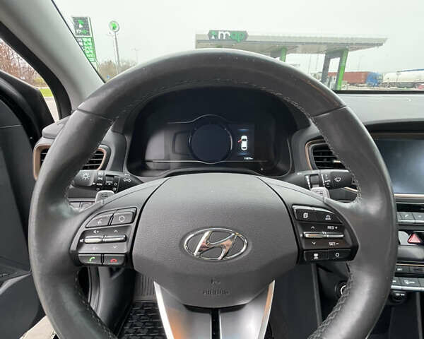 Черный Хендай Ioniq, объемом двигателя 0 л и пробегом 113 тыс. км за 13300 $, фото 30 на Automoto.ua