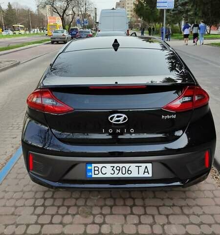 Чорний Хендай Ioniq, об'ємом двигуна 1.58 л та пробігом 160 тис. км за 15800 $, фото 1 на Automoto.ua