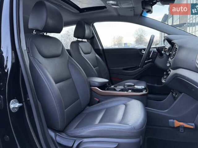 Черный Хендай Ioniq, объемом двигателя 0 л и пробегом 105 тыс. км за 12150 $, фото 26 на Automoto.ua