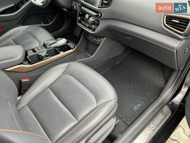 Чорний Хендай Ioniq, об'ємом двигуна 0 л та пробігом 103 тис. км за 12900 $, фото 49 на Automoto.ua