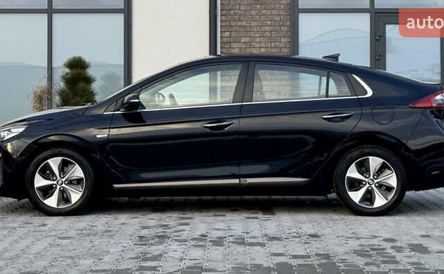 Черный Хендай Ioniq, объемом двигателя 0 л и пробегом 105 тыс. км за 12150 $, фото 8 на Automoto.ua