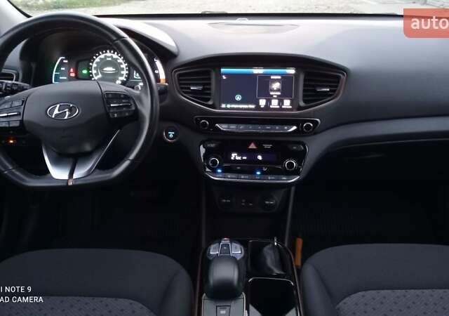 Черный Хендай Ioniq, объемом двигателя 0 л и пробегом 109 тыс. км за 12150 $, фото 22 на Automoto.ua