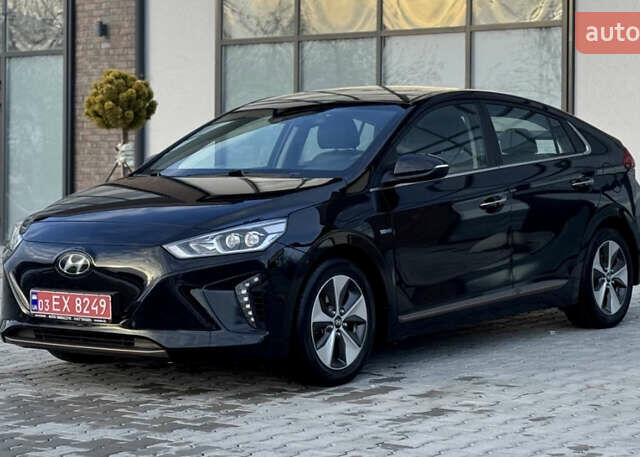 Черный Хендай Ioniq, объемом двигателя 0 л и пробегом 105 тыс. км за 12150 $, фото 5 на Automoto.ua