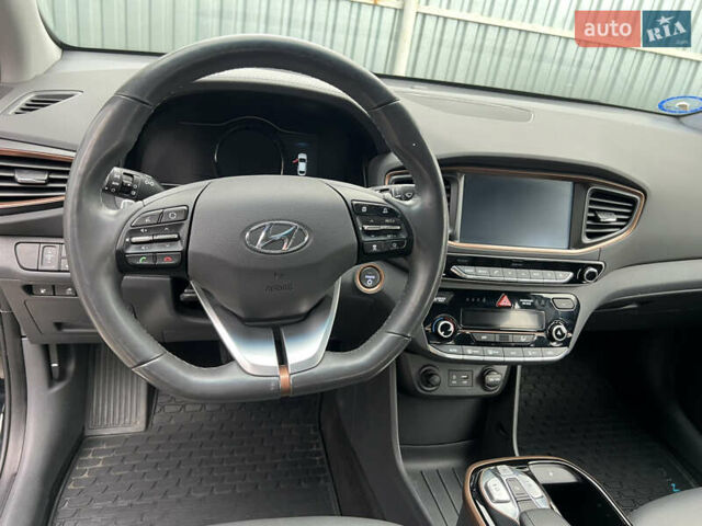 Чорний Хендай Ioniq, об'ємом двигуна 0 л та пробігом 103 тис. км за 12900 $, фото 35 на Automoto.ua