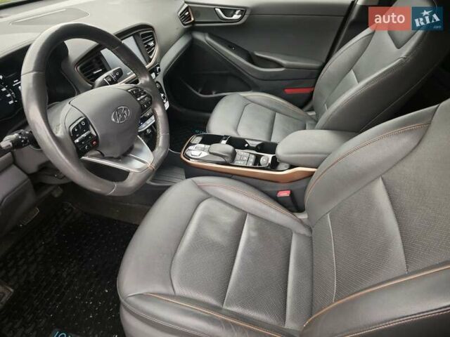 Чорний Хендай Ioniq, об'ємом двигуна 0 л та пробігом 98 тис. км за 13250 $, фото 31 на Automoto.ua