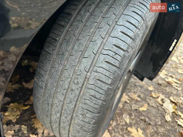 Черный Хендай Ioniq, объемом двигателя 0 л и пробегом 147 тыс. км за 12900 $, фото 17 на Automoto.ua