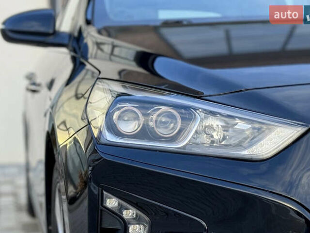 Черный Хендай Ioniq, объемом двигателя 0 л и пробегом 105 тыс. км за 12150 $, фото 12 на Automoto.ua