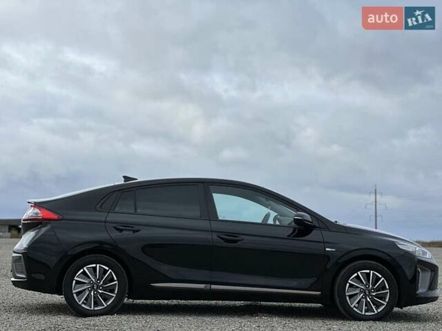 Черный Хендай Ioniq, объемом двигателя 0 л и пробегом 122 тыс. км за 11999 $, фото 13 на Automoto.ua