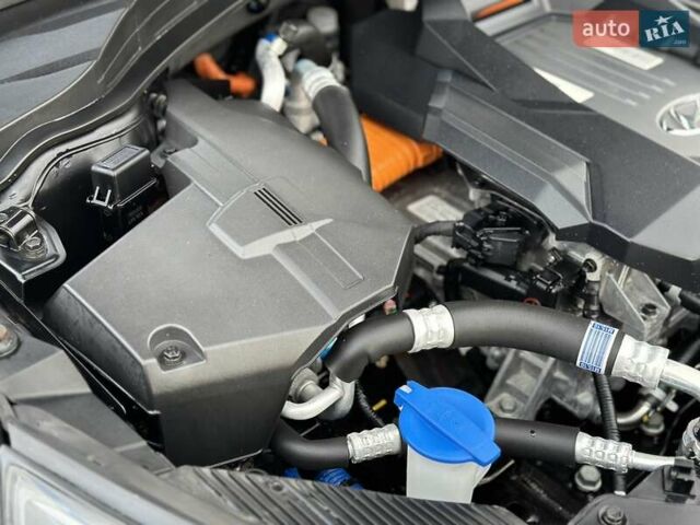 Черный Хендай Ioniq, объемом двигателя 0 л и пробегом 122 тыс. км за 11999 $, фото 41 на Automoto.ua