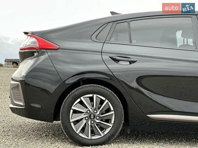 Черный Хендай Ioniq, объемом двигателя 0 л и пробегом 122 тыс. км за 11999 $, фото 14 на Automoto.ua