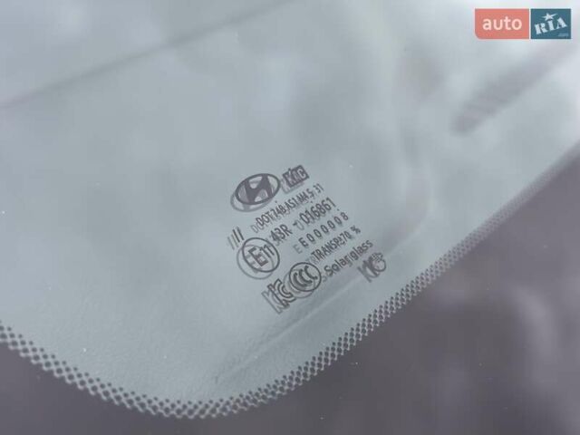 Черный Хендай Ioniq, объемом двигателя 0 л и пробегом 122 тыс. км за 11999 $, фото 45 на Automoto.ua