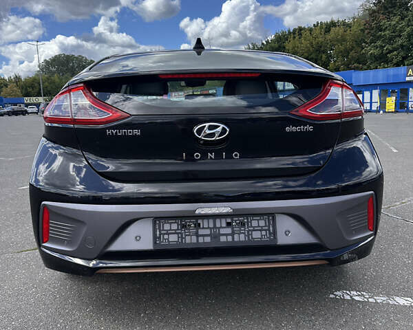 Чорний Хендай Ioniq, об'ємом двигуна 0 л та пробігом 121 тис. км за 12950 $, фото 2 на Automoto.ua