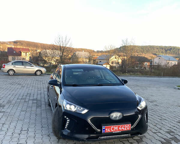 Черный Хендай Ioniq, объемом двигателя 0 л и пробегом 128 тыс. км за 12200 $, фото 7 на Automoto.ua