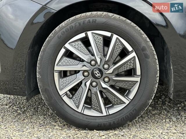 Черный Хендай Ioniq, объемом двигателя 0 л и пробегом 122 тыс. км за 11999 $, фото 36 на Automoto.ua