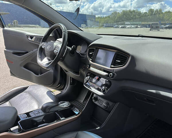 Чорний Хендай Ioniq, об'ємом двигуна 0 л та пробігом 121 тис. км за 12950 $, фото 19 на Automoto.ua