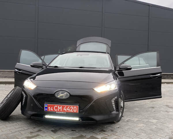 Черный Хендай Ioniq, объемом двигателя 0 л и пробегом 128 тыс. км за 12300 $, фото 6 на Automoto.ua
