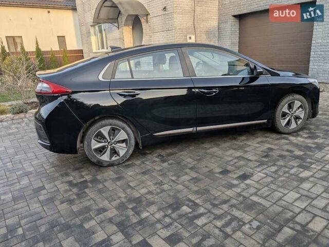 Черный Хендай Ioniq, объемом двигателя 0 л и пробегом 77 тыс. км за 13500 $, фото 10 на Automoto.ua